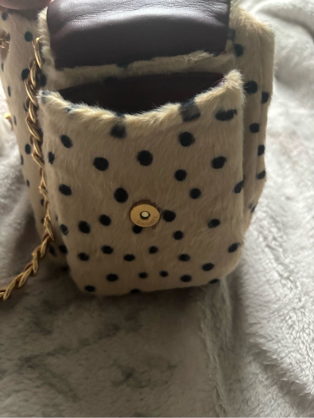 CHANEL Cream and Black Polka Dot Shoulder Bag with Gold CC Chain - Picture 9 of 14